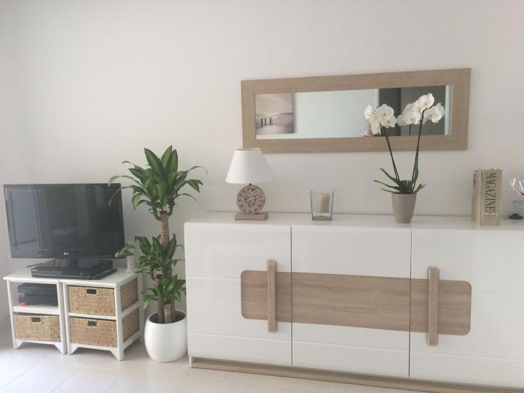 Charmant 2P Vue Mer Face Au Port De Golfe Juan Ngoại thất bức ảnh