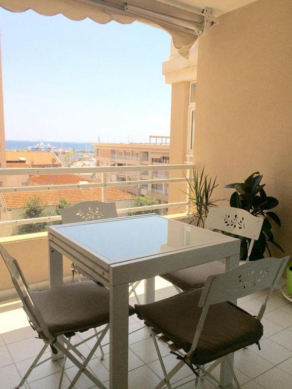 Charmant 2P Vue Mer Face Au Port De Golfe Juan Ngoại thất bức ảnh